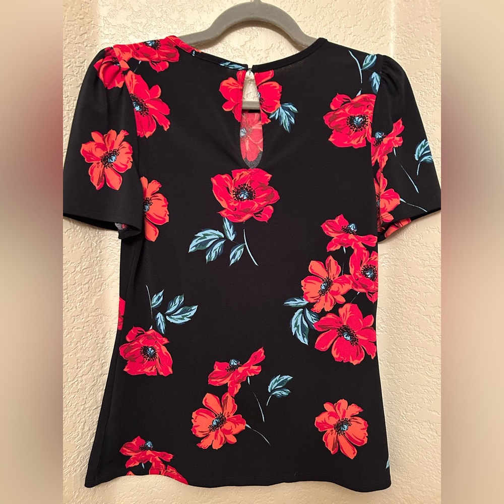 Express Preloved Pullover Top, Size Medium - image 2